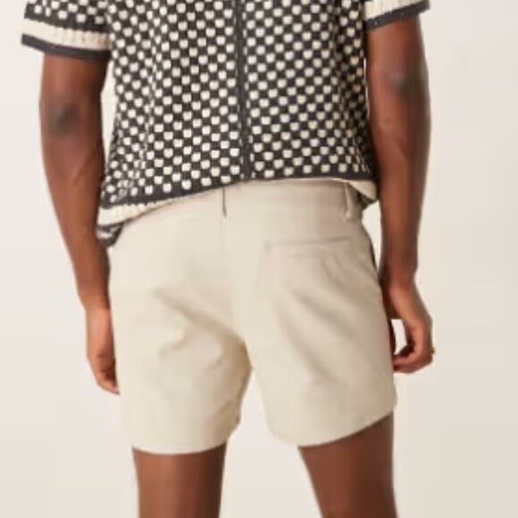 Men's asos Design Shorter Length Skinny Chino Shorts in Stone - Picture 2 of 6